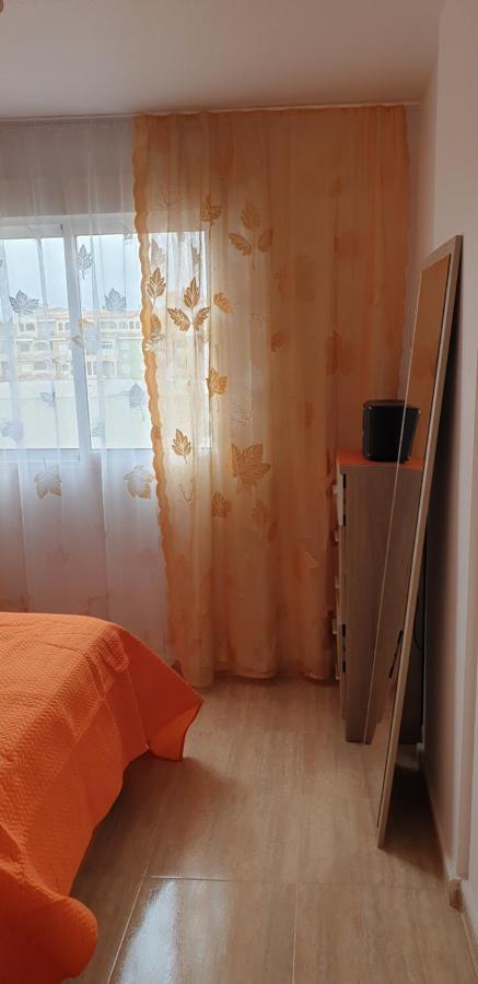 Schoene Wohnung Mit Pool , Wi-Fi Und Privat Garage Torrevieja Exteriör bild