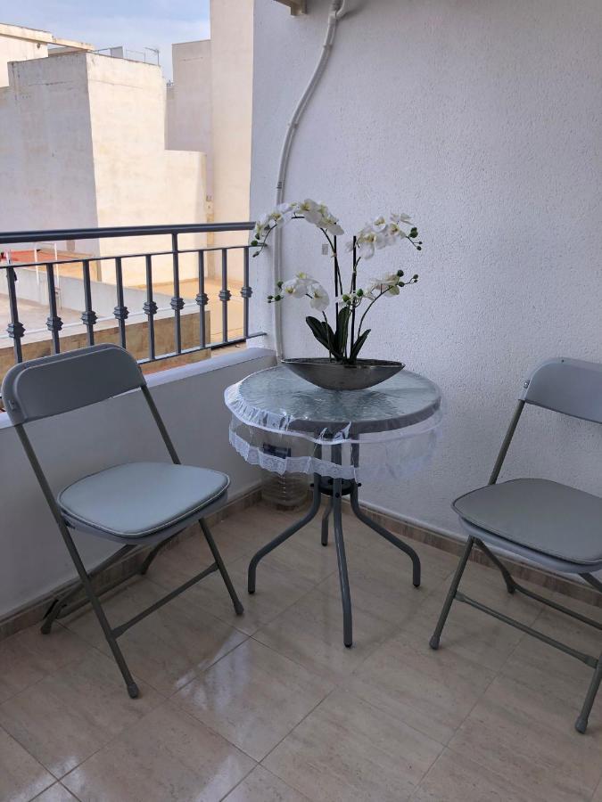 Schoene Wohnung Mit Pool , Wi-Fi Und Privat Garage Torrevieja Exteriör bild