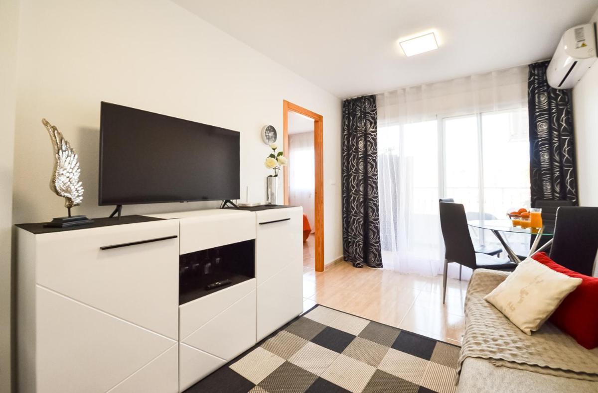 Schoene Wohnung Mit Pool , Wi-Fi Und Privat Garage Torrevieja Exteriör bild