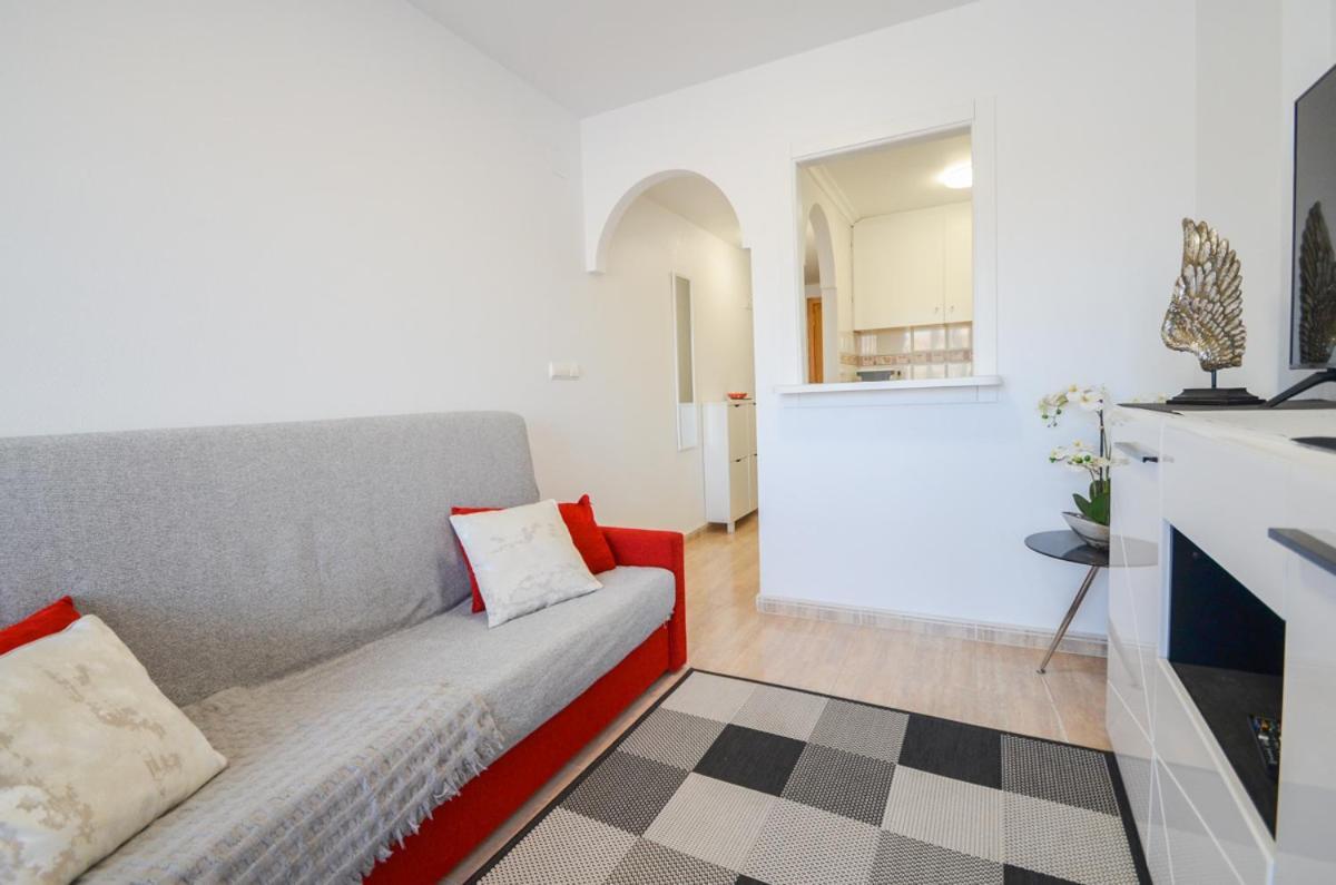 Schoene Wohnung Mit Pool , Wi-Fi Und Privat Garage Torrevieja Exteriör bild