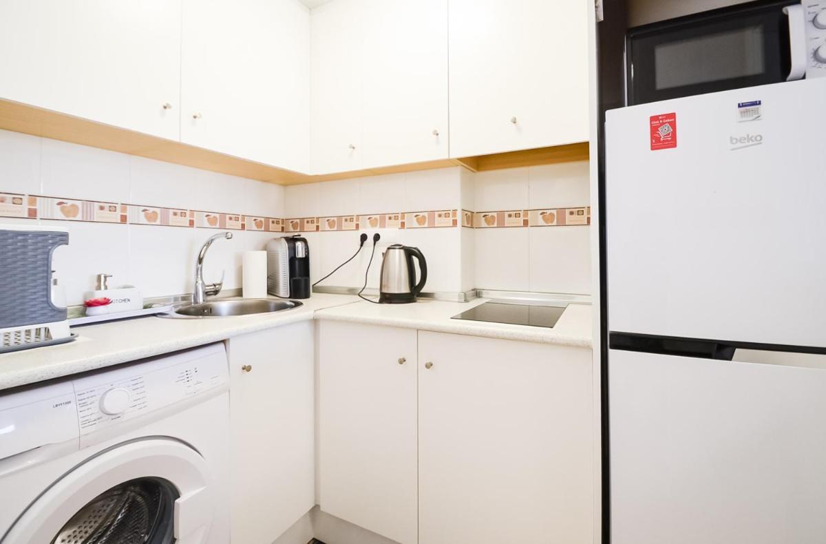 Schoene Wohnung Mit Pool , Wi-Fi Und Privat Garage Torrevieja Exteriör bild
