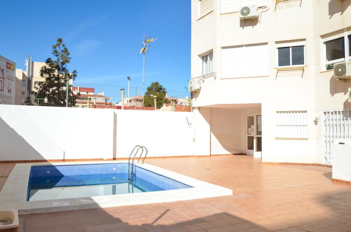 Schoene Wohnung Mit Pool , Wi-Fi Und Privat Garage Torrevieja Exteriör bild