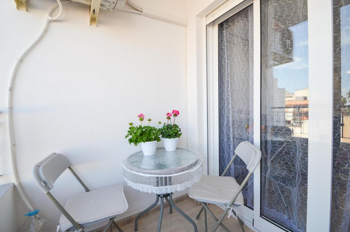 Schoene Wohnung Mit Pool , Wi-Fi Und Privat Garage Torrevieja Exteriör bild