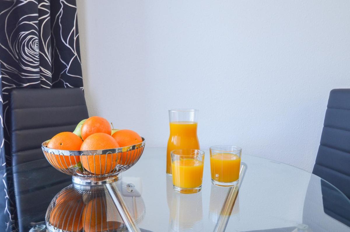 Schoene Wohnung Mit Pool , Wi-Fi Und Privat Garage Torrevieja Exteriör bild