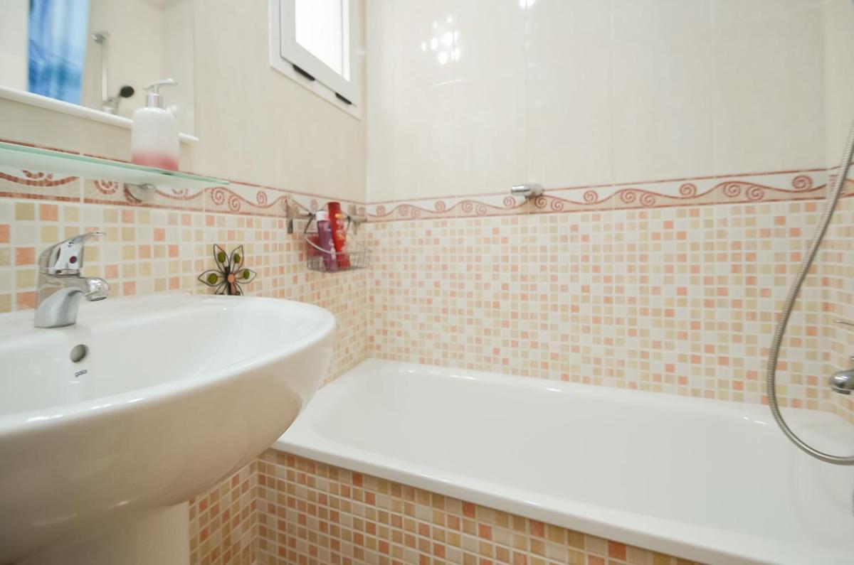 Schoene Wohnung Mit Pool , Wi-Fi Und Privat Garage Torrevieja Exteriör bild
