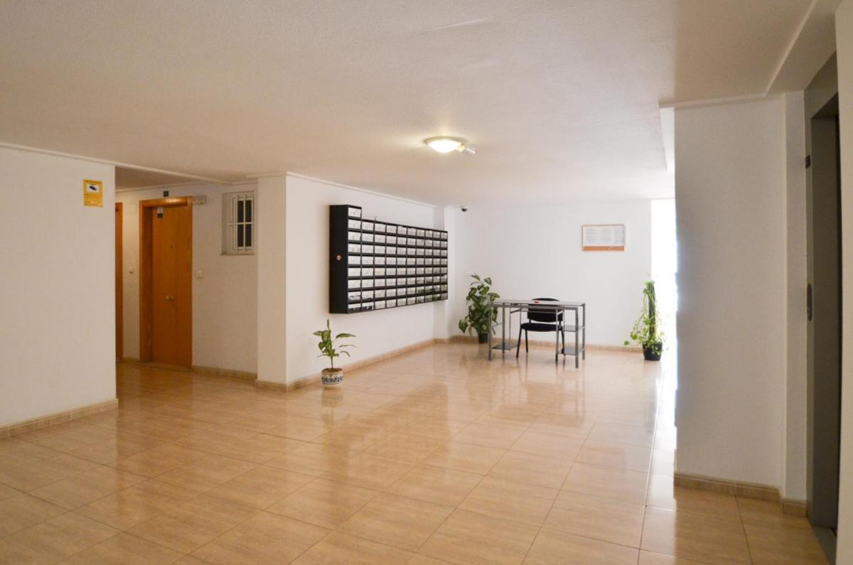 Schoene Wohnung Mit Pool , Wi-Fi Und Privat Garage Torrevieja Exteriör bild