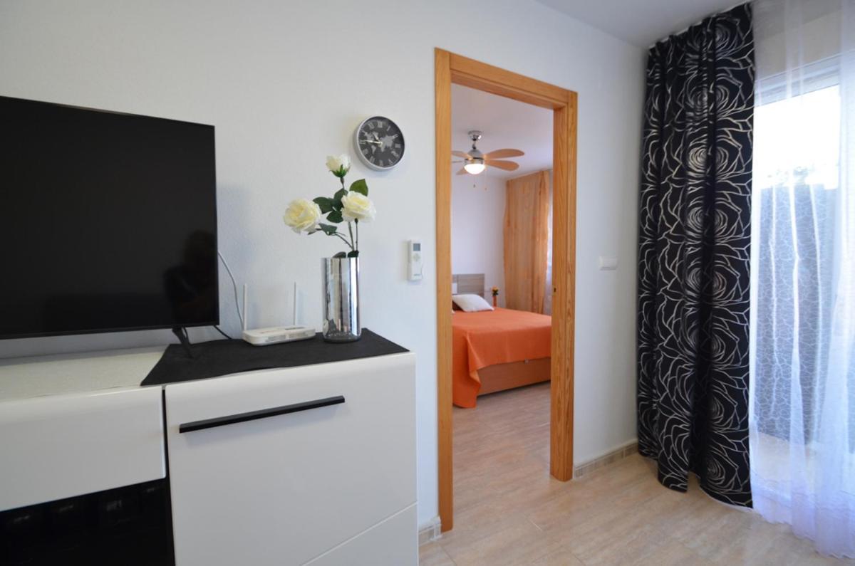Schoene Wohnung Mit Pool , Wi-Fi Und Privat Garage Torrevieja Exteriör bild